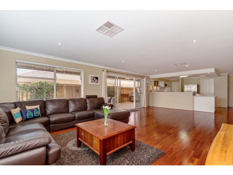 19 Marseilles Drive, Yalyalup WA 6280