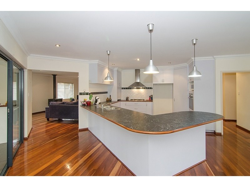 4 Lions Drive, Cowaramup WA 6284