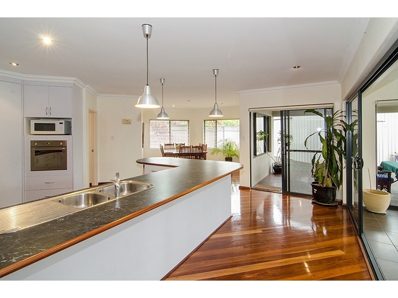 4 Lions Drive, Cowaramup WA 6284