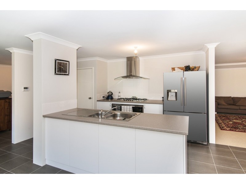 20 Gigondas Street, Yalyalup WA 6280