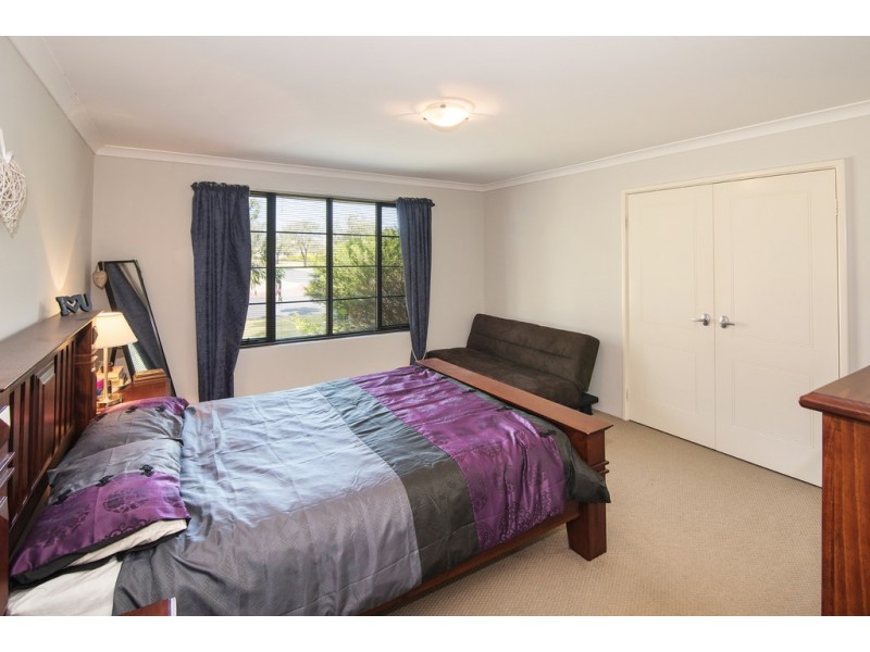 15 Currawong Drive, Broadwater WA 6280