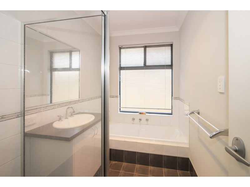 15 Currawong Drive, Broadwater WA 6280