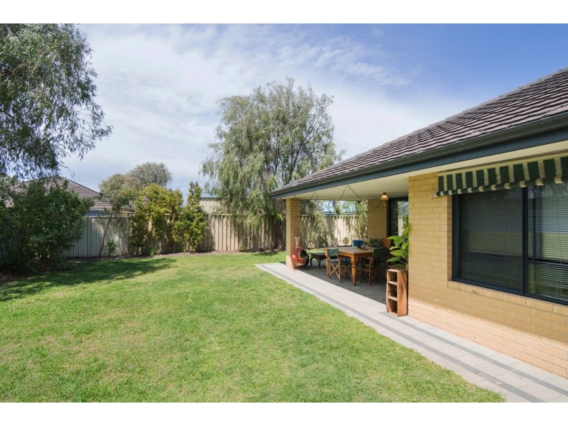 15 Currawong Drive, Broadwater WA 6280