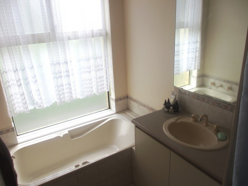 19 Petrel Cove, Geographe WA 6280