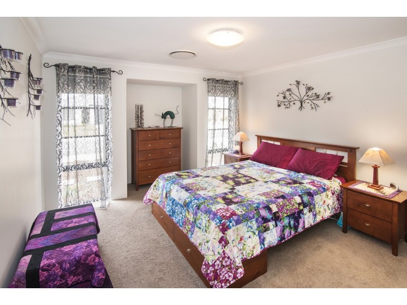 15 Toulon Way, Yalyalup WA 6280