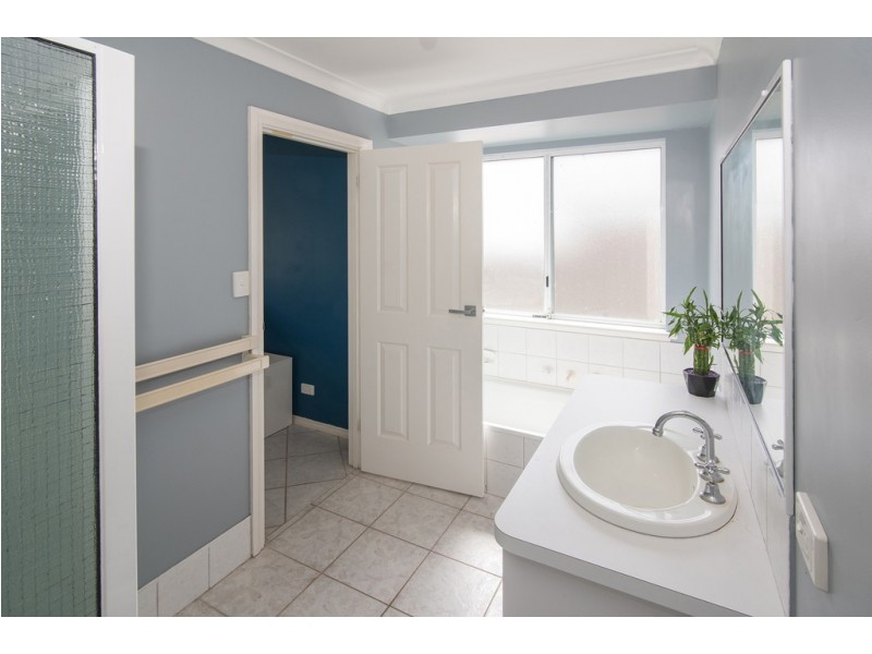 8 Wattle Bird Court, Broadwater WA 6280