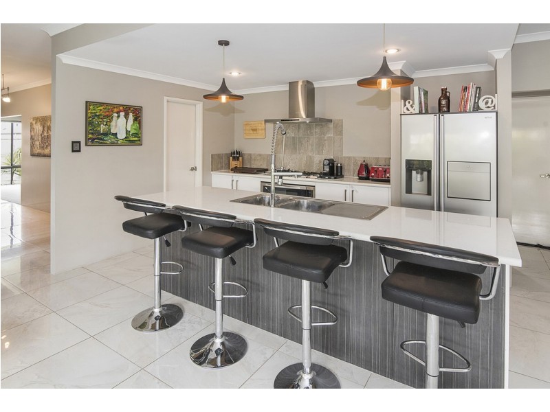 5 Marseilles Drive, Yalyalup WA 6280