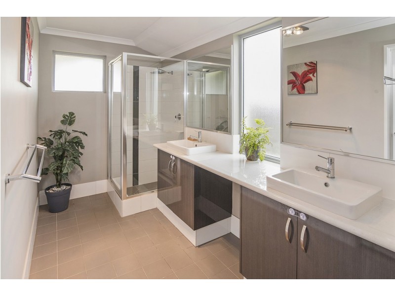 5 Marseilles Drive, Yalyalup WA 6280