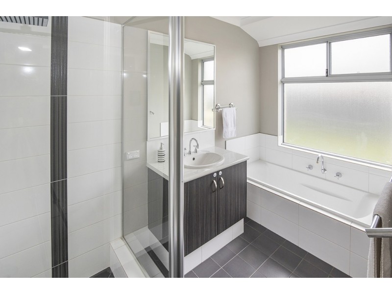 5 Marseilles Drive, Yalyalup WA 6280