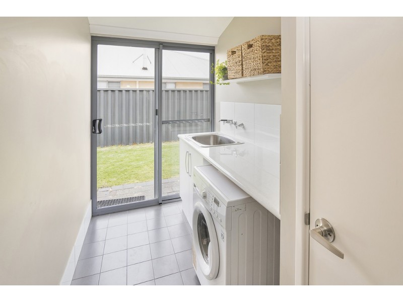 5 Marseilles Drive, Yalyalup WA 6280