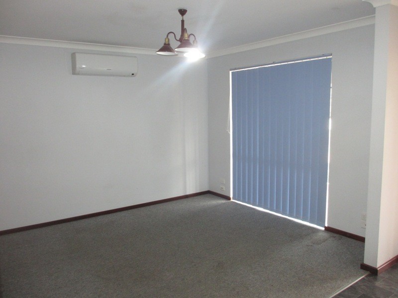 4 Lorikeet Loop, Broadwater WA 6280