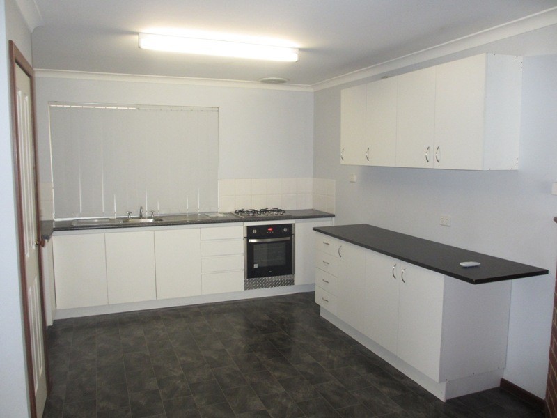 4 Lorikeet Loop, Broadwater WA 6280