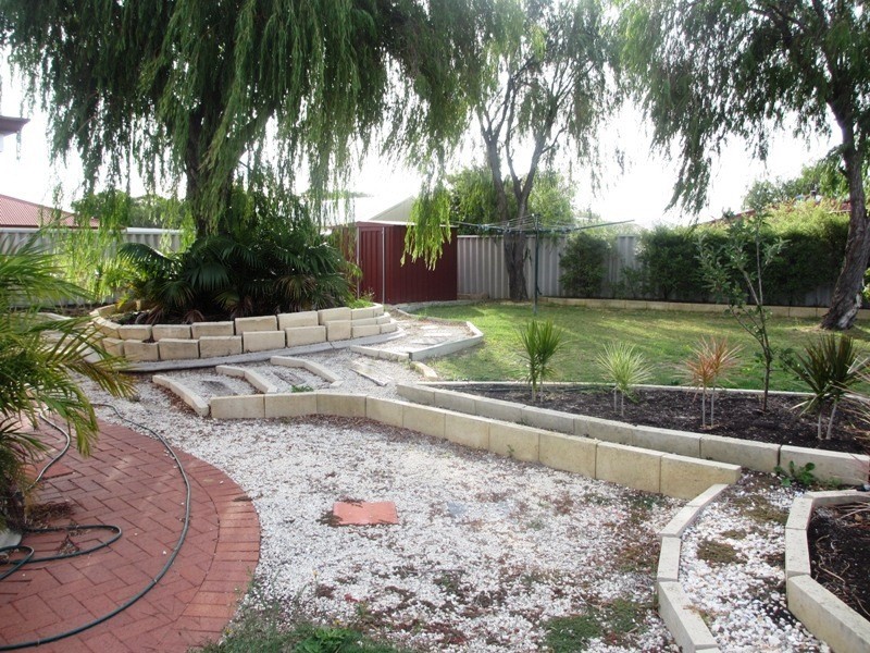 4 Lorikeet Loop, Broadwater WA 6280