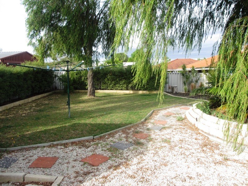 4 Lorikeet Loop, Broadwater WA 6280