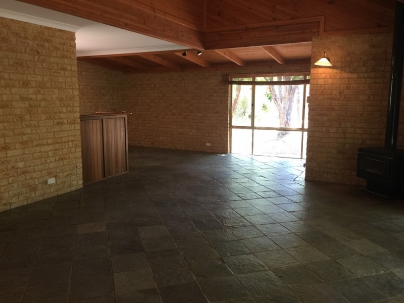 8 Geographe Close, Quindalup WA 6281