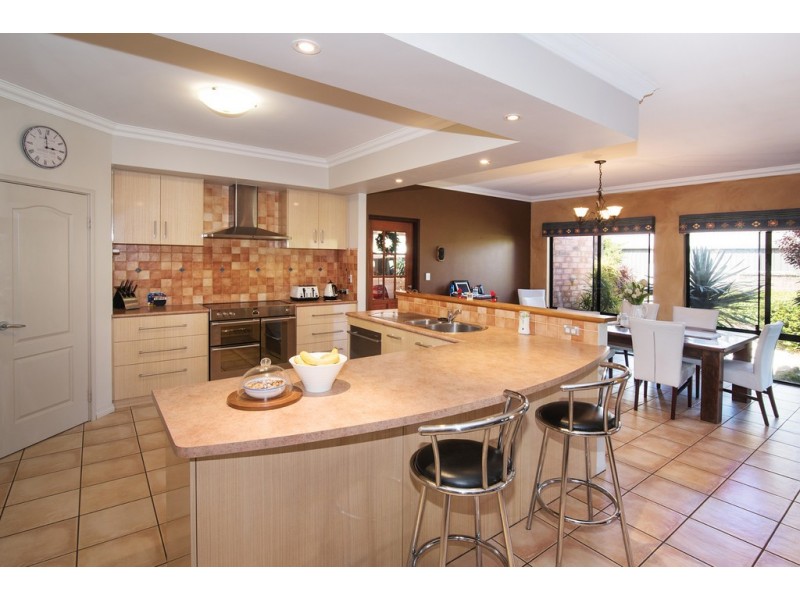 28 Kalgaritch Avenue, West Busselton WA 6280