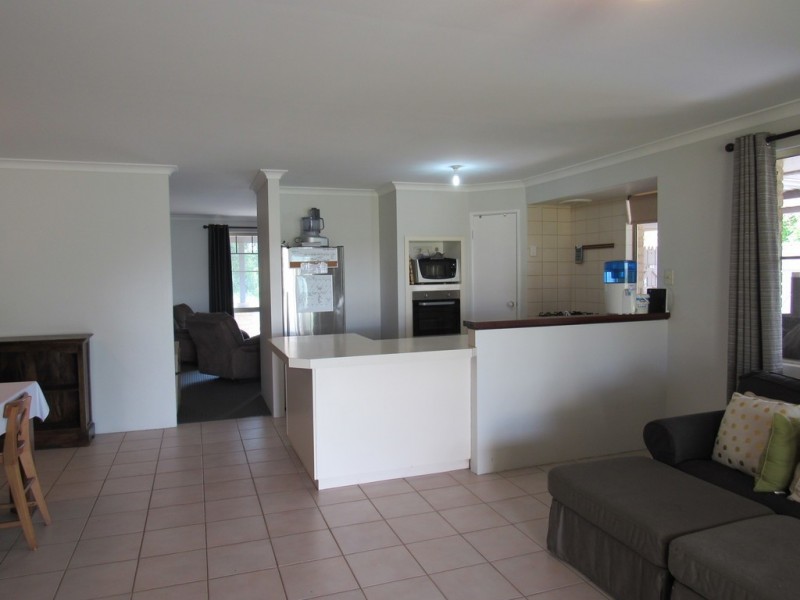 27 Falcon Drive, Broadwater WA 6280