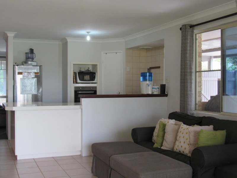 27 Falcon Drive, Broadwater WA 6280