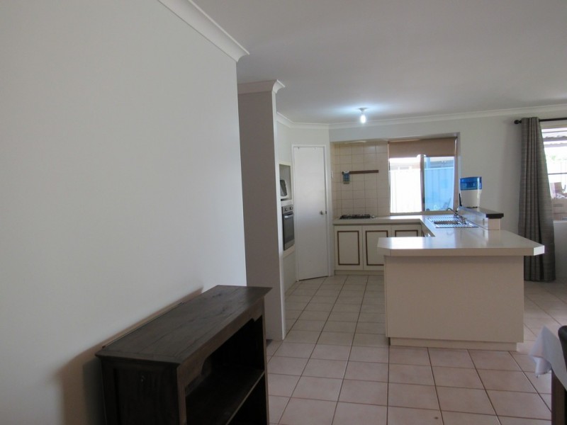 27 Falcon Drive, Broadwater WA 6280