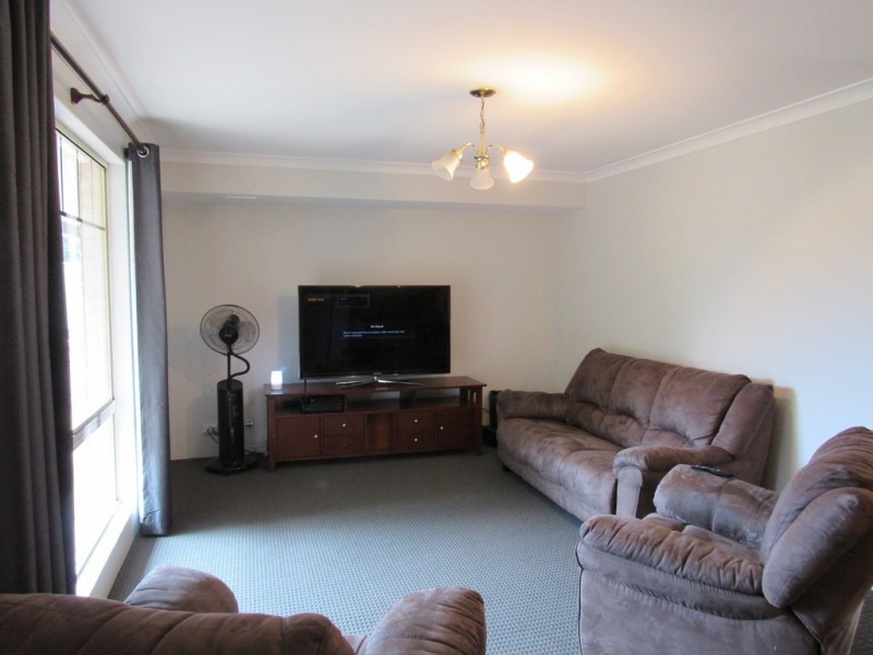 27 Falcon Drive, Broadwater WA 6280