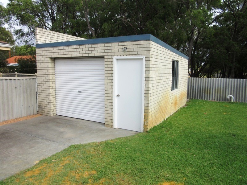 22 Manson Street, Busselton WA 6280