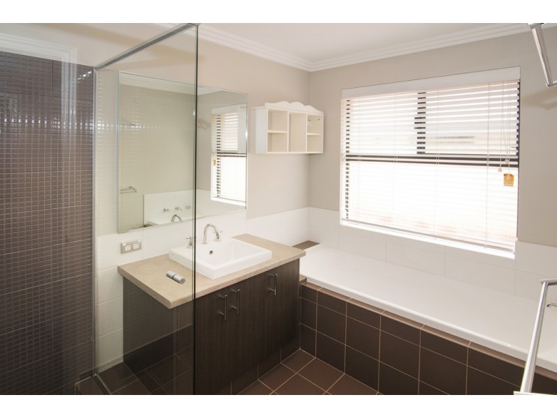 44 Almond Parkway, Yalyalup WA 6280