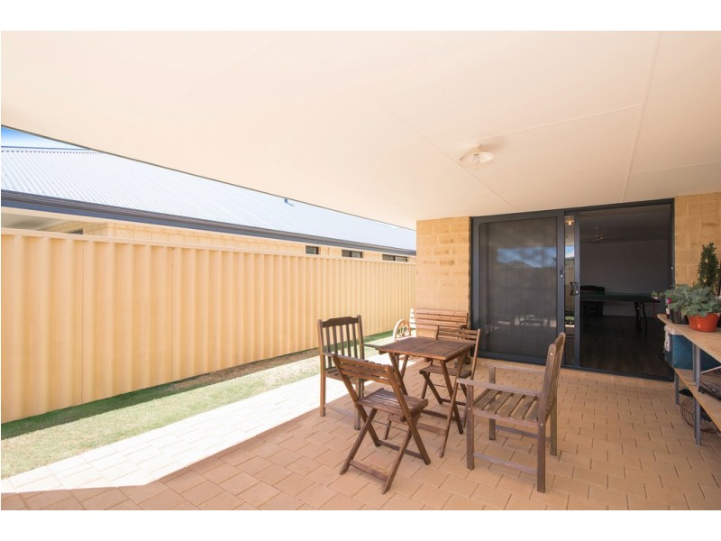 9 Toulon Way, Yalyalup WA 6280