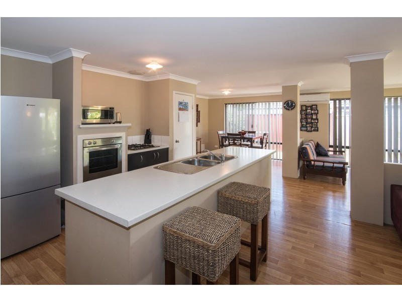 11 Mistral Bend, Yalyalup WA 6280