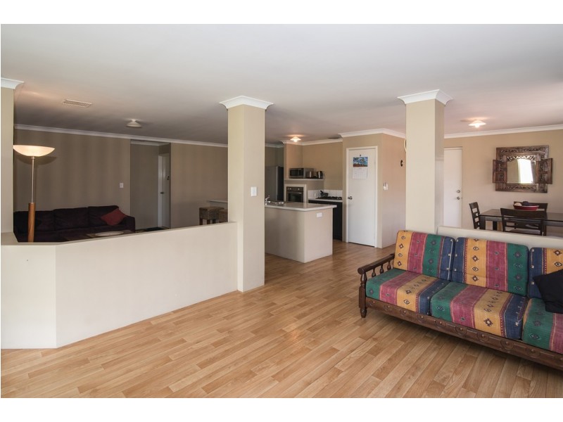 11 Mistral Bend, Yalyalup WA 6280