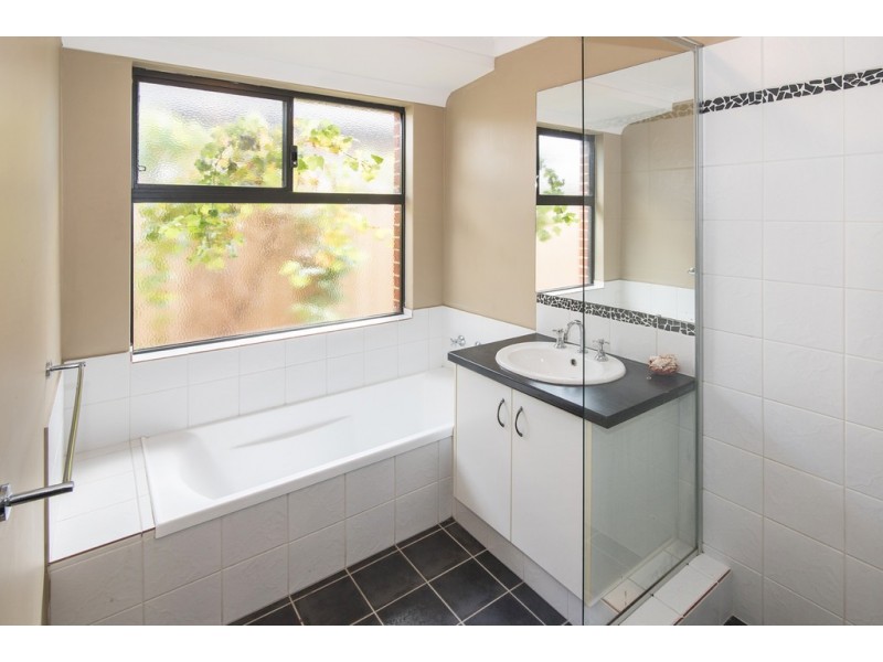11 Mistral Bend, Yalyalup WA 6280