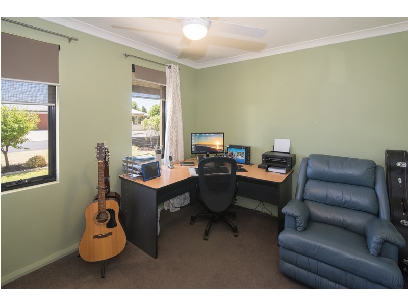 86 Hawker Approach, Yalyalup WA 6280