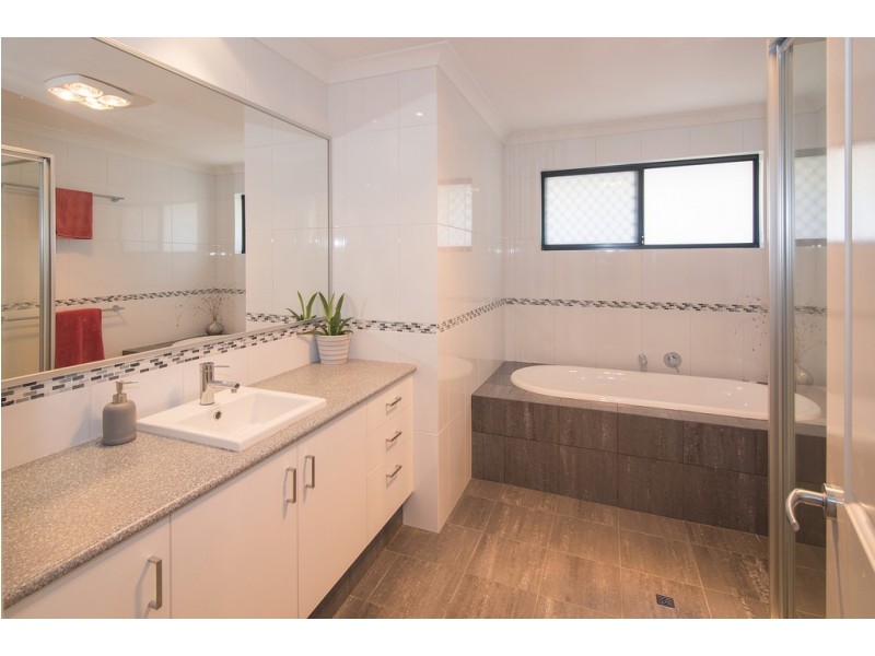 86 Hawker Approach, Yalyalup WA 6280