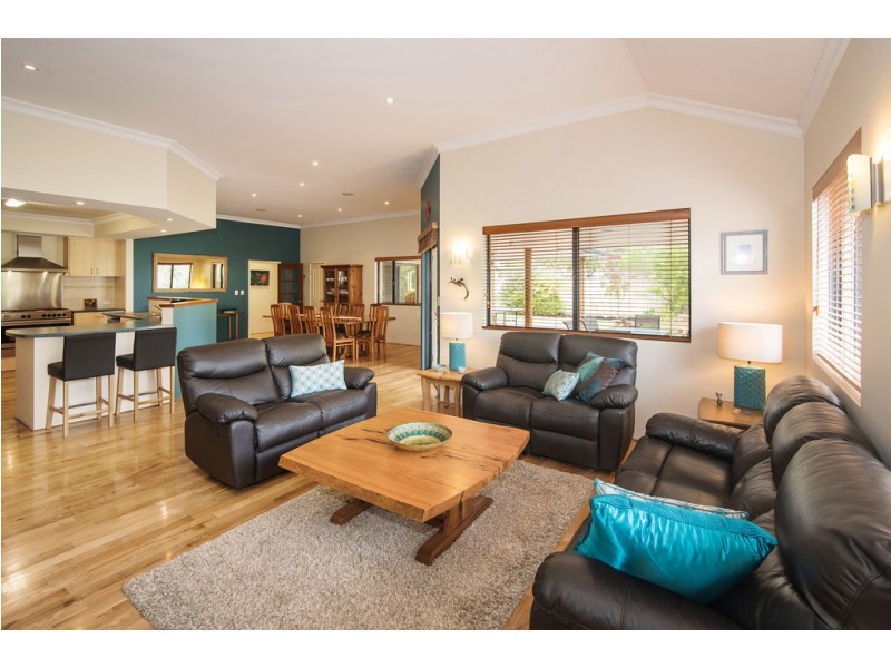 9 Pebble Drive, Geographe WA 6280