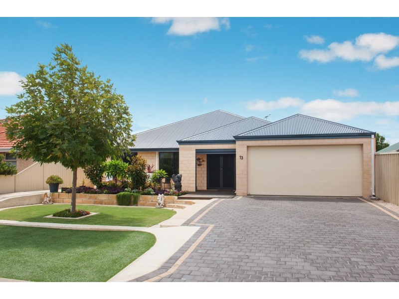 13 Kooljak Road, Broadwater WA 6280