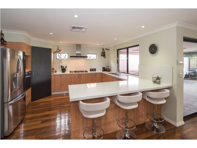 13 Kooljak Road, Broadwater WA 6280