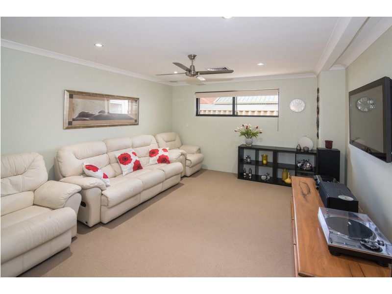 13 Kooljak Road, Broadwater WA 6280