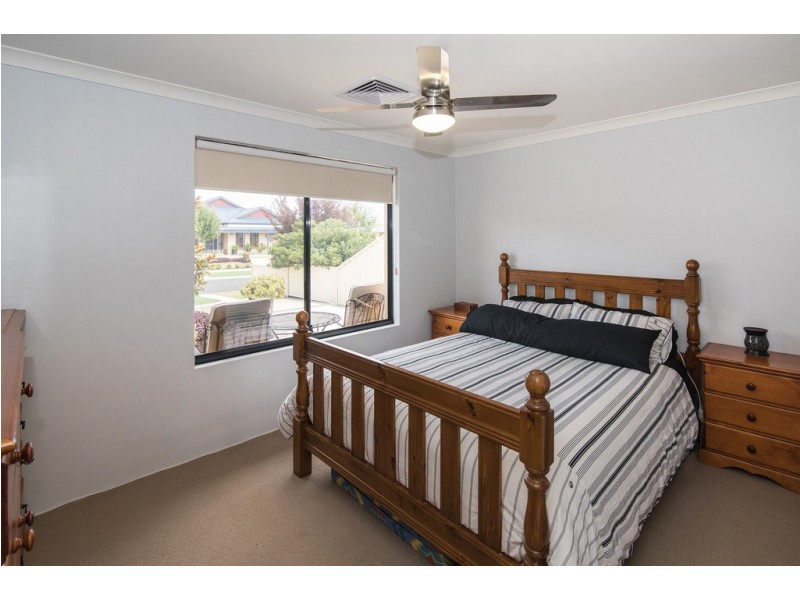 13 Kooljak Road, Broadwater WA 6280