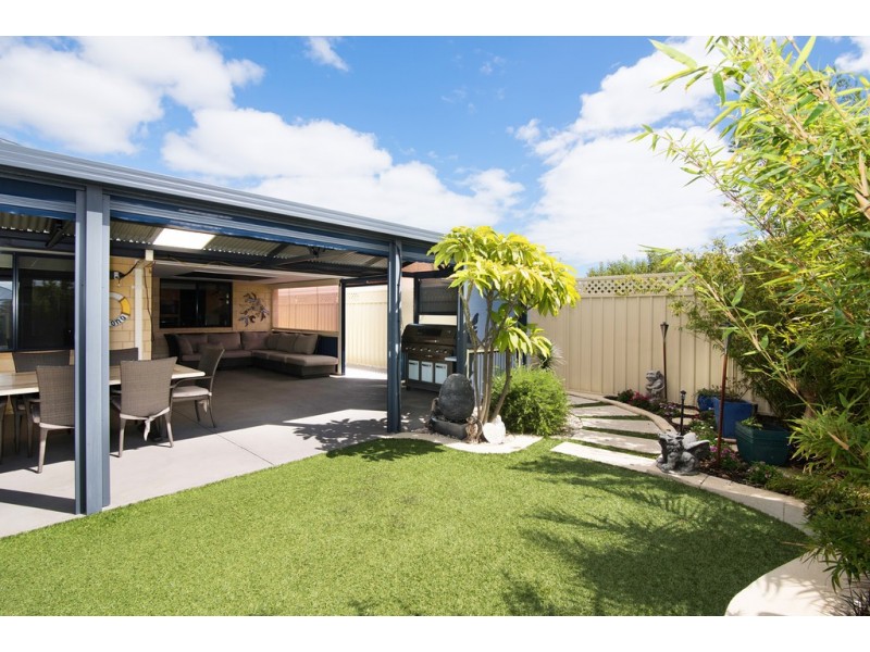 13 Kooljak Road, Broadwater WA 6280