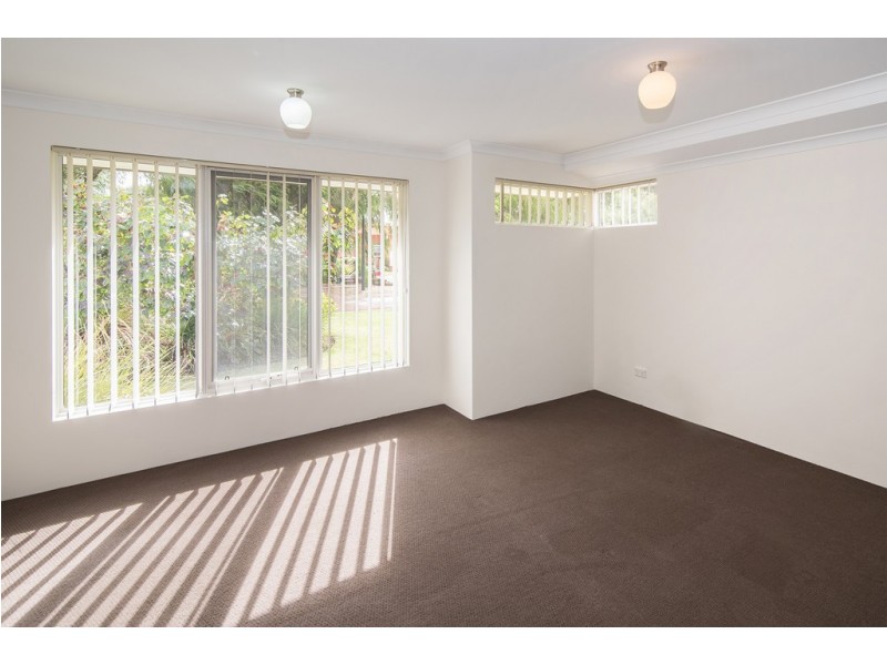 8 Lincoln Street, Abbey WA 6280