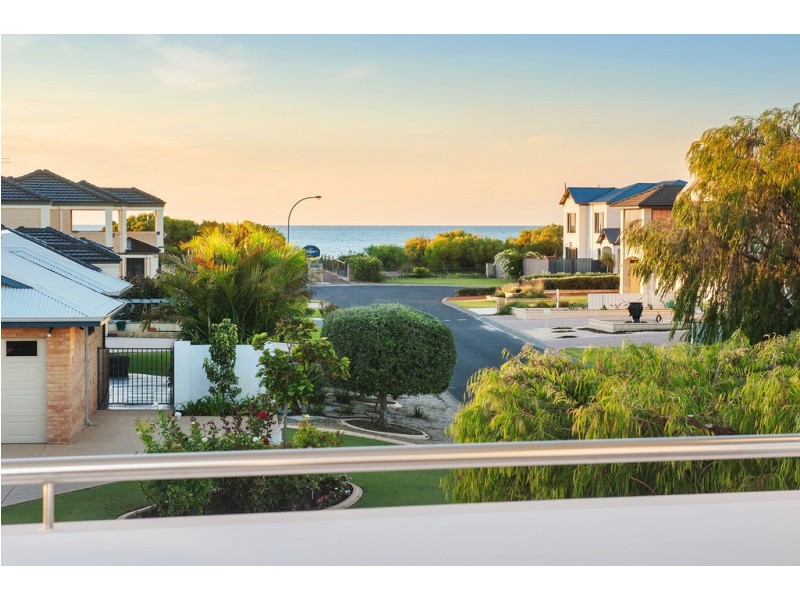 2 Casuarina Drive, Geographe WA 6280