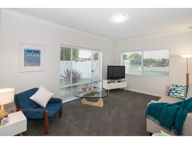2 Casuarina Drive, Geographe WA 6280