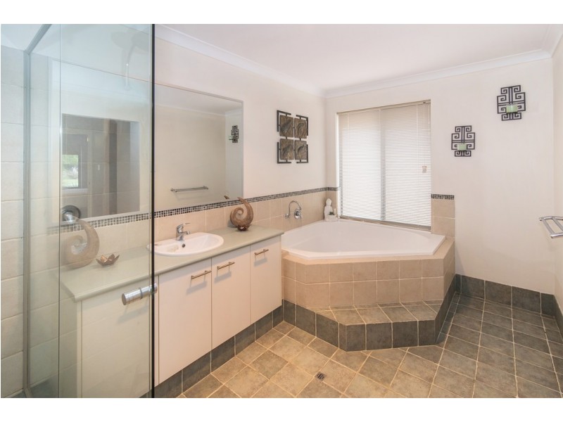 18 Haifordshire Loop, West Busselton WA 6280