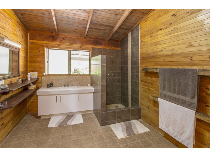 16 Tompsett Road, Tutunup WA 6280