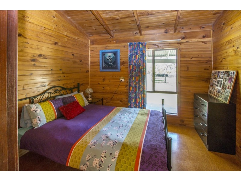 16 Tompsett Road, Tutunup WA 6280