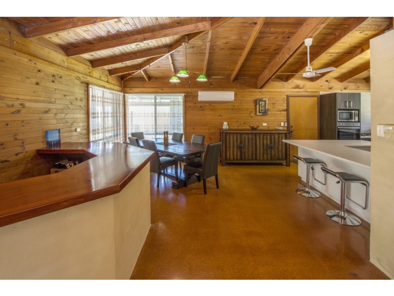 16 Tompsett Road, Tutunup WA 6280