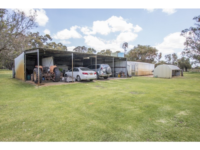 16 Tompsett Road, Tutunup WA 6280