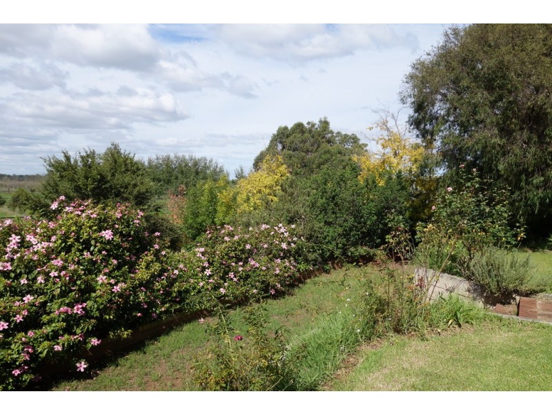 40 Breeze Road, Forrest Beach WA 6271