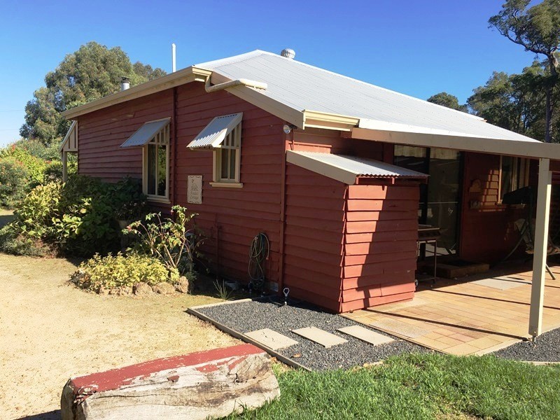 123 Silverwood Road, Metricup WA 6280