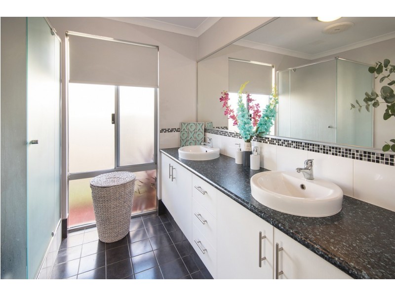 62 Santons Approach, Yalyalup WA 6280
