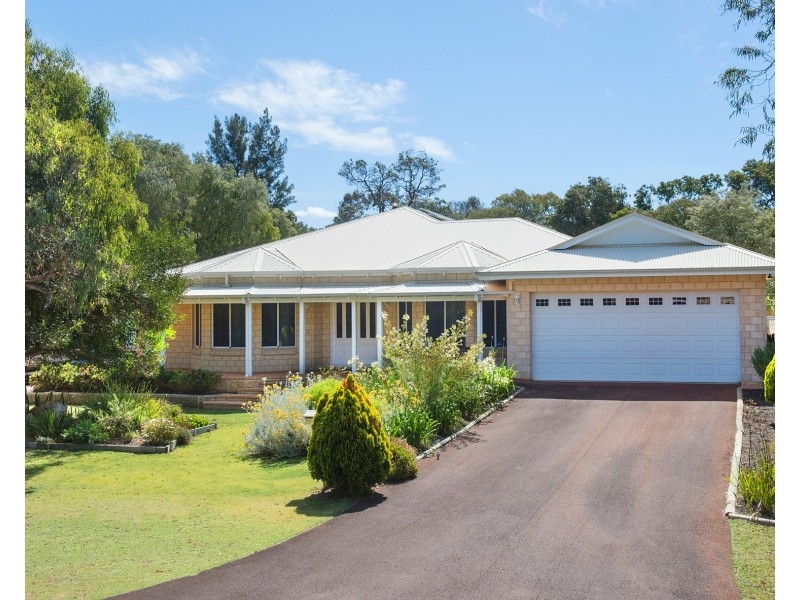 1 Kalgaritch Avenue, West Busselton WA 6280